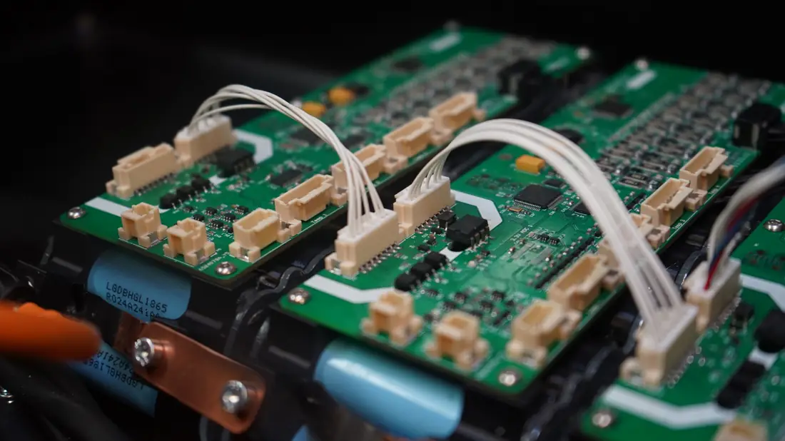Volteek cell modules wired on a battery pack